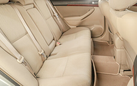 Toyota Avensis III рестайлинг, 2003 год, 779 000 рублей, 17 фотография