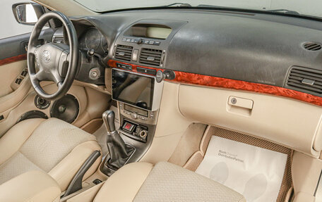 Toyota Avensis III рестайлинг, 2003 год, 779 000 рублей, 9 фотография