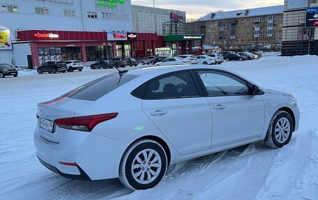 Hyundai Solaris II рестайлинг, 2019 год, 1 300 000 рублей, 10 фотография
