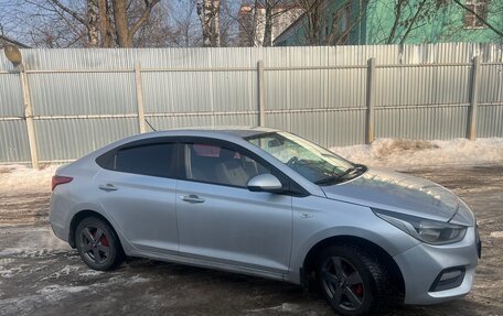 Hyundai Solaris II рестайлинг, 2017 год, 650 000 рублей, 2 фотография