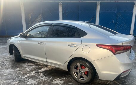 Hyundai Solaris II рестайлинг, 2017 год, 650 000 рублей, 4 фотография