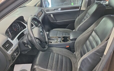 Volkswagen Touareg III, 2011 год, 1 750 000 рублей, 6 фотография