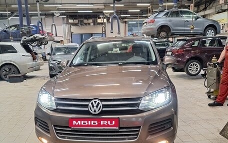 Volkswagen Touareg III, 2011 год, 1 750 000 рублей, 3 фотография