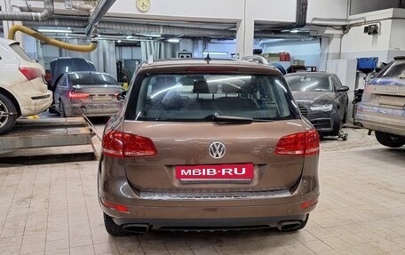 Volkswagen Touareg III, 2011 год, 1 750 000 рублей, 4 фотография
