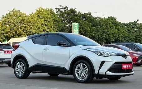Toyota C-HR I рестайлинг, 2023 год, 3 075 000 рублей, 1 фотография