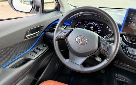 Toyota C-HR I рестайлинг, 2023 год, 3 075 000 рублей, 11 фотография