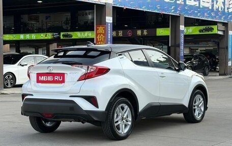 Toyota C-HR I рестайлинг, 2023 год, 3 075 000 рублей, 7 фотография