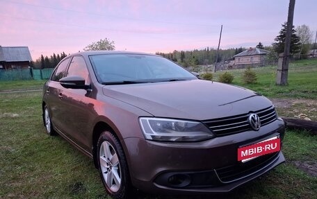 Volkswagen Jetta VI, 2012 год, 1 020 000 рублей, 3 фотография