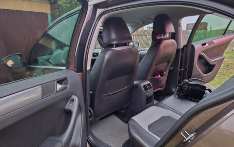 Volkswagen Jetta VI, 2012 год, 1 020 000 рублей, 8 фотография