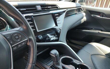 Toyota Camry, 2020 год, 3 500 000 рублей, 2 фотография