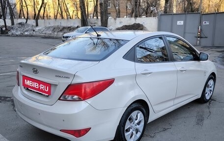 Hyundai Solaris II рестайлинг, 2015 год, 950 000 рублей, 4 фотография