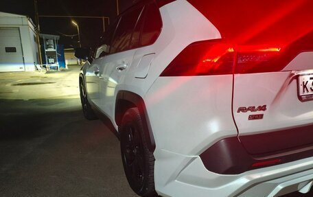 Toyota RAV4, 2021 год, 3 500 000 рублей, 4 фотография