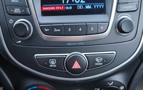 Hyundai Solaris II рестайлинг, 2015 год, 950 000 рублей, 12 фотография