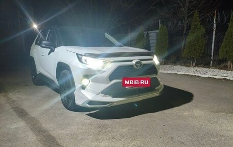Toyota RAV4, 2021 год, 3 500 000 рублей, 2 фотография