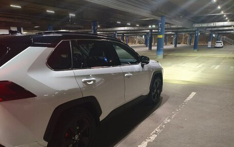 Toyota RAV4, 2021 год, 3 500 000 рублей, 9 фотография