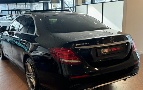 Mercedes-Benz E-Класс, 2020 год, 3 890 000 рублей, 4 фотография