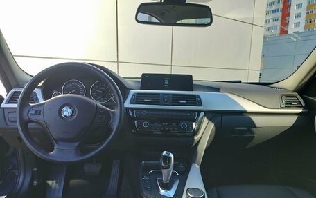 BMW 3 серия, 2018 год, 1 890 000 рублей, 19 фотография