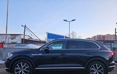 Volkswagen Touareg III, 2019 год, 4 650 000 рублей, 2 фотография