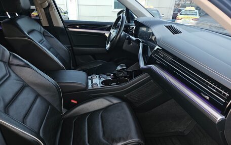 Volkswagen Touareg III, 2019 год, 4 650 000 рублей, 14 фотография