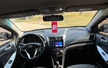 Hyundai Solaris II рестайлинг, 2013 год, 675 000 рублей, 7 фотография