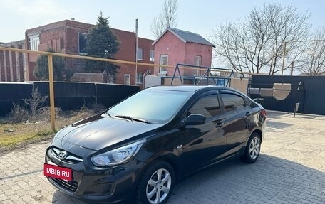 Hyundai Solaris II рестайлинг, 2013 год, 675 000 рублей, 2 фотография