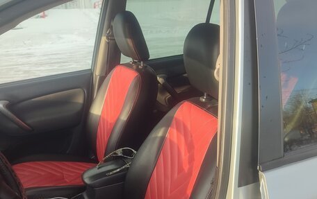 Toyota RAV4, 2005 год, 1 050 000 рублей, 11 фотография