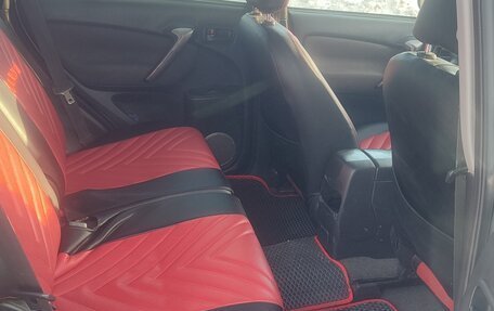 Toyota RAV4, 2005 год, 1 050 000 рублей, 15 фотография