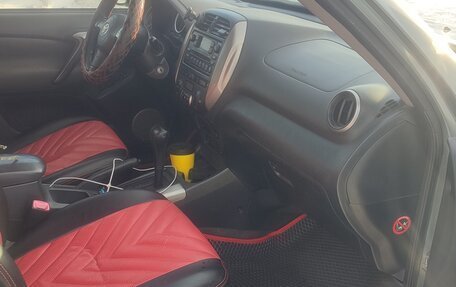 Toyota RAV4, 2005 год, 1 050 000 рублей, 14 фотография