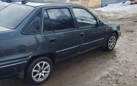 Daewoo Nexia I рестайлинг, 2003 год, 100 000 рублей, 2 фотография