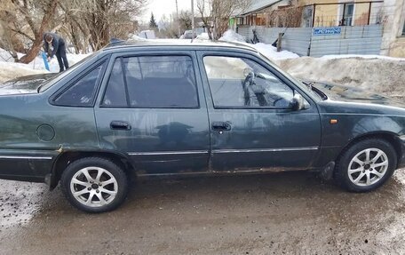 Daewoo Nexia I рестайлинг, 2003 год, 100 000 рублей, 3 фотография