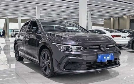 Volkswagen Golf VIII, 2023 год, 1 640 000 рублей, 4 фотография