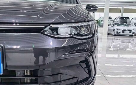 Volkswagen Golf VIII, 2023 год, 1 640 000 рублей, 2 фотография