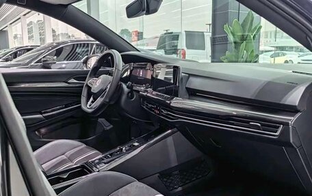 Volkswagen Golf VIII, 2023 год, 1 640 000 рублей, 14 фотография