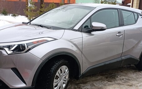 Toyota C-HR I рестайлинг, 2019 год, 2 250 000 рублей, 1 фотография