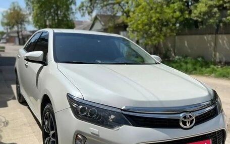 Toyota Camry, 2017 год, 2 300 000 рублей, 1 фотография