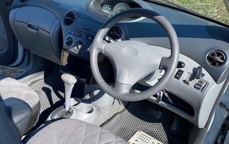 Toyota Vitz, 2001 год, 700 000 рублей, 12 фотография