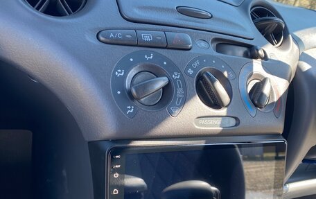 Toyota Vitz, 2001 год, 700 000 рублей, 19 фотография