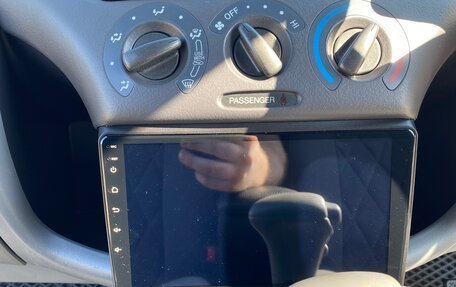 Toyota Vitz, 2001 год, 700 000 рублей, 20 фотография