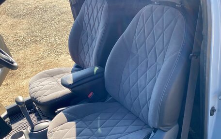 Toyota Vitz, 2001 год, 700 000 рублей, 17 фотография