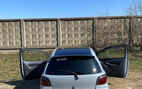 Toyota Vitz, 2001 год, 700 000 рублей, 9 фотография