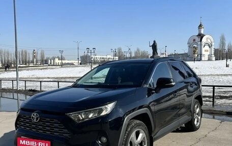 Toyota RAV4, 2020 год, 3 140 000 рублей, 4 фотография