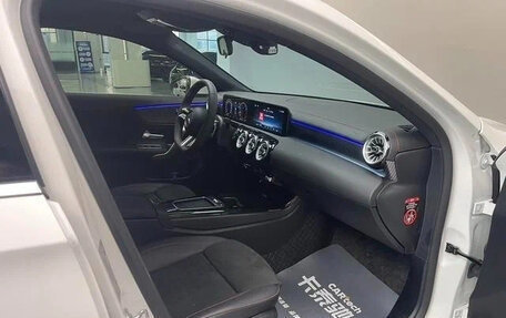 Mercedes-Benz A-Класс, 2022 год, 1 550 000 рублей, 7 фотография