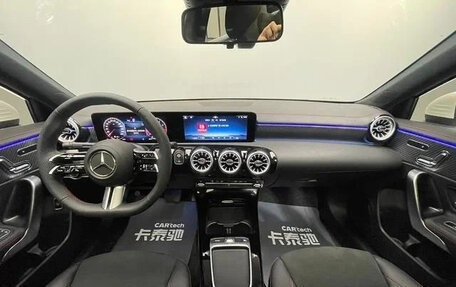 Mercedes-Benz A-Класс, 2022 год, 1 550 000 рублей, 6 фотография