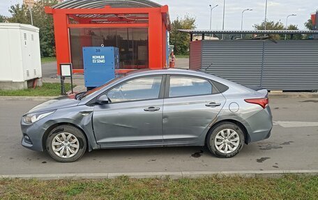 Hyundai Solaris II рестайлинг, 2017 год, 615 000 рублей, 4 фотография