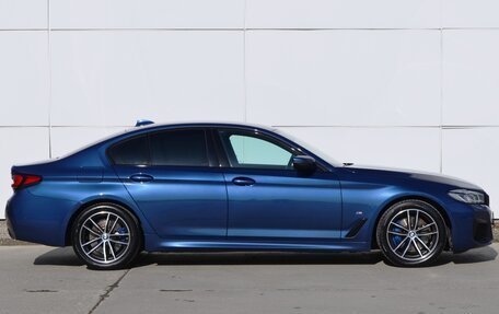 BMW 5 серия, 2021 год, 5 700 000 рублей, 2 фотография