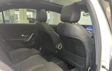 Mercedes-Benz A-Класс, 2022 год, 1 550 000 рублей, 9 фотография