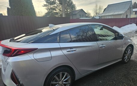 Toyota Prius IV XW50, 2018 год, 2 150 000 рублей, 9 фотография