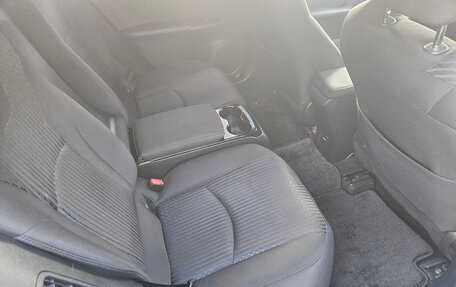 Toyota Prius IV XW50, 2018 год, 2 150 000 рублей, 10 фотография