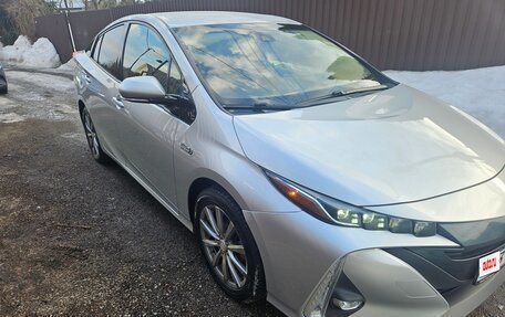 Toyota Prius IV XW50, 2018 год, 2 150 000 рублей, 13 фотография