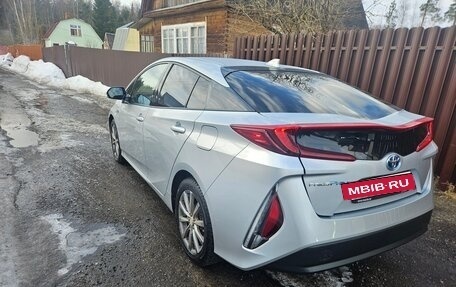 Toyota Prius IV XW50, 2018 год, 2 150 000 рублей, 6 фотография